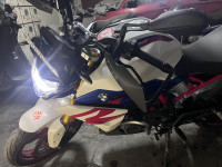 Polar White/racing Blue Metall BMW G 310 R