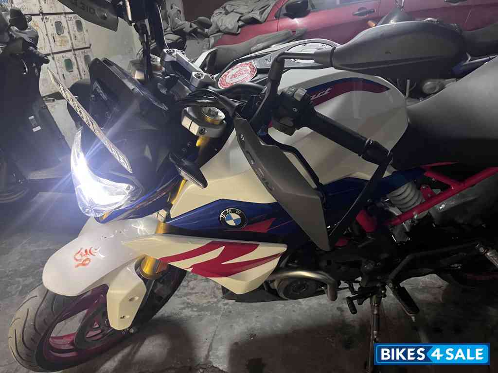 Polar White/racing Blue Metall BMW G 310 R