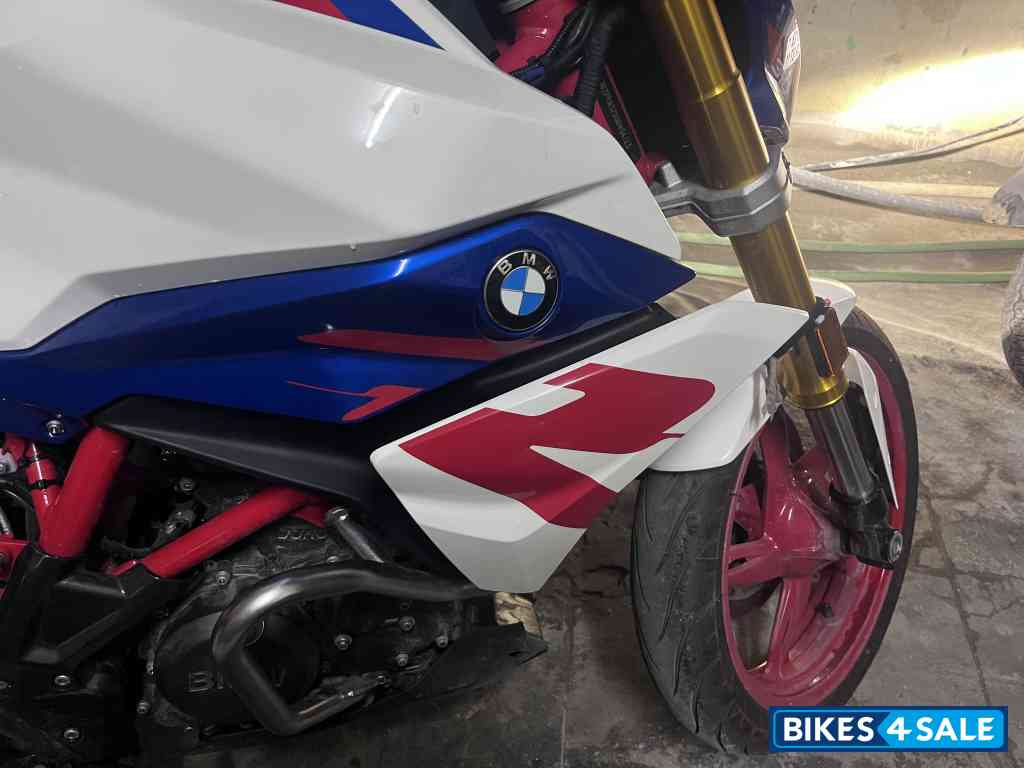 Polar White/racing Blue Metall BMW G 310 R