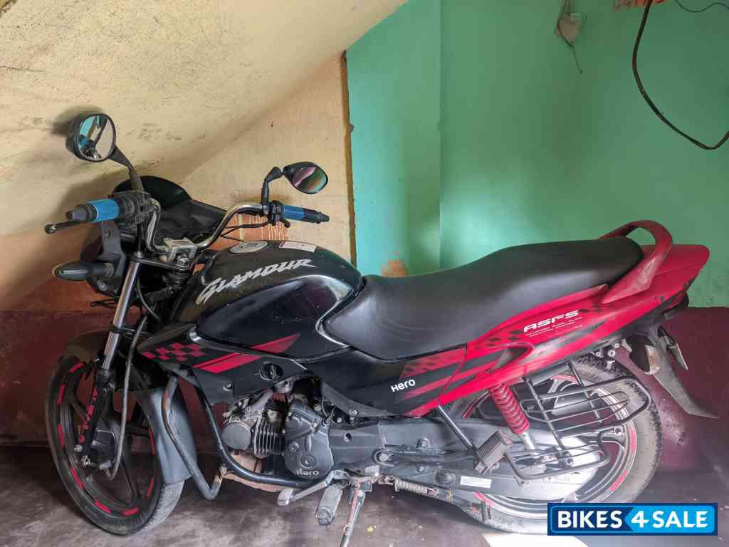 Red And Black Hero Glamour 125 Drum