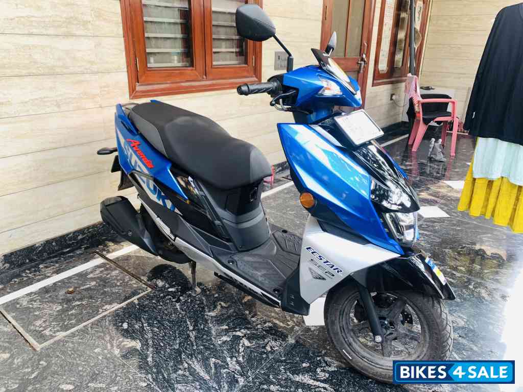 Suzuki Avenis 125 Race Edition