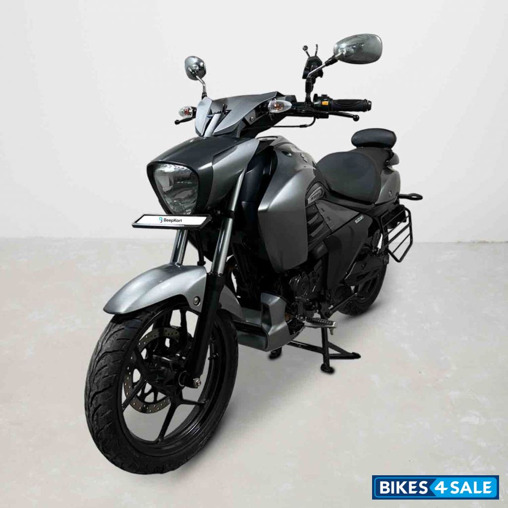 Suzuki Intruder 150