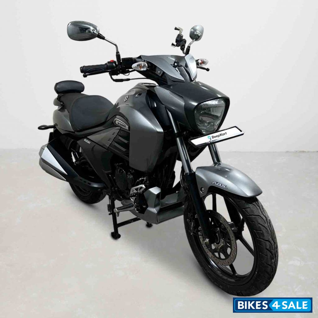Suzuki Intruder 150