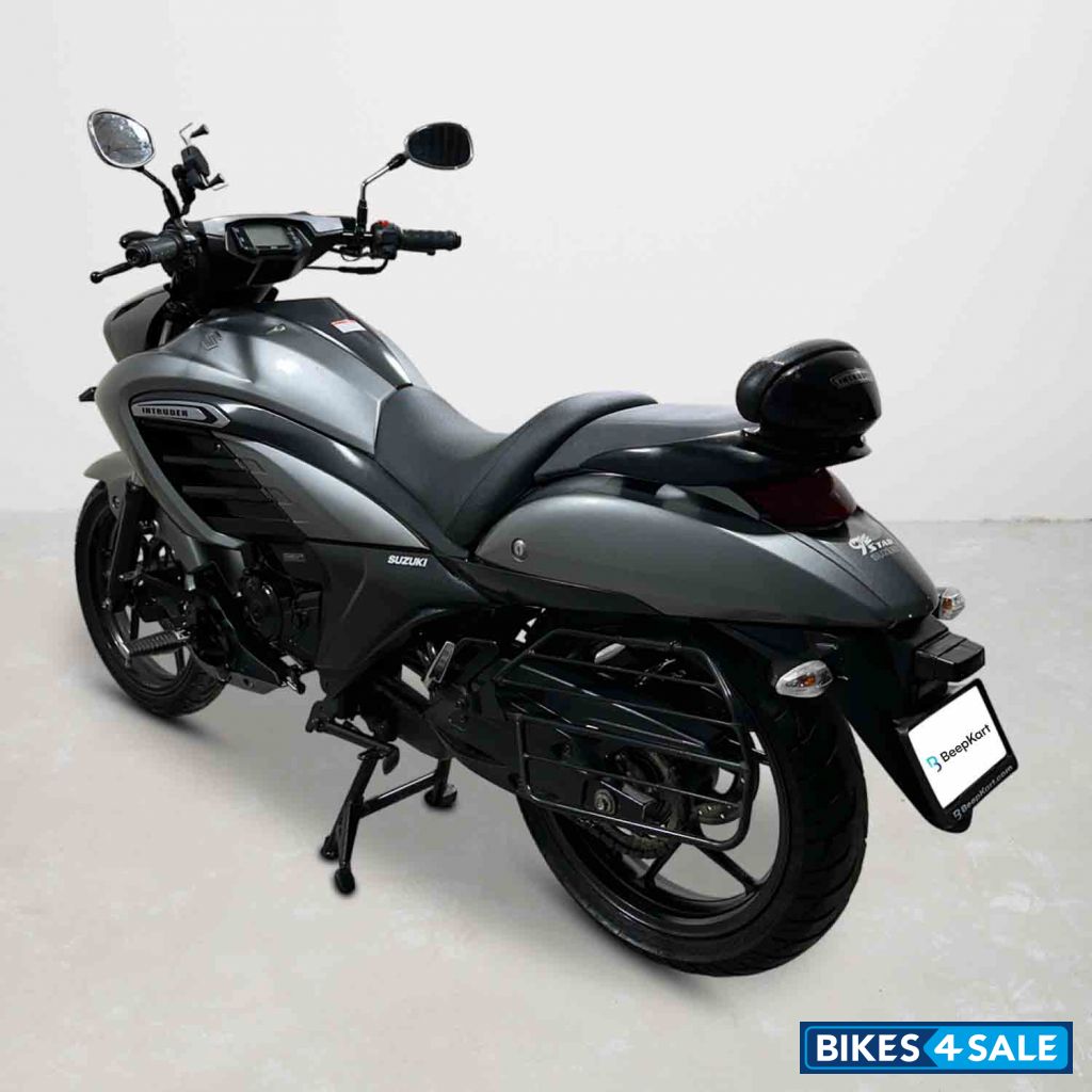 Suzuki Intruder 150
