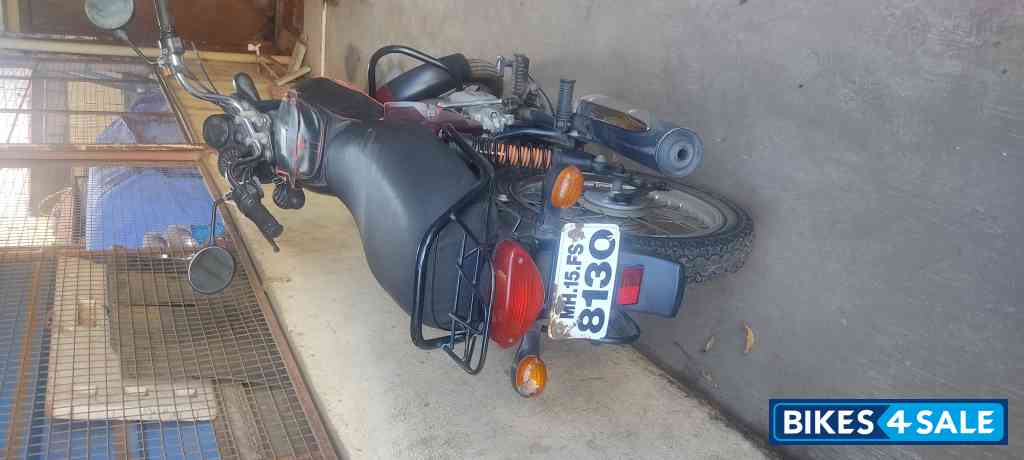 Red Bajaj CT 100B