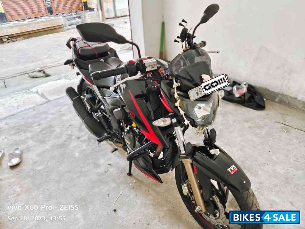 Glossy Black TVS Apache RTR 200 4V ABS Race Edition 2.0