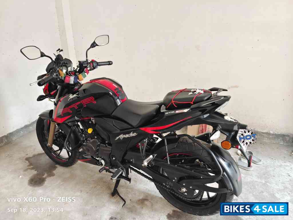 Glossy Black TVS Apache RTR 200 4V ABS Race Edition 2.0