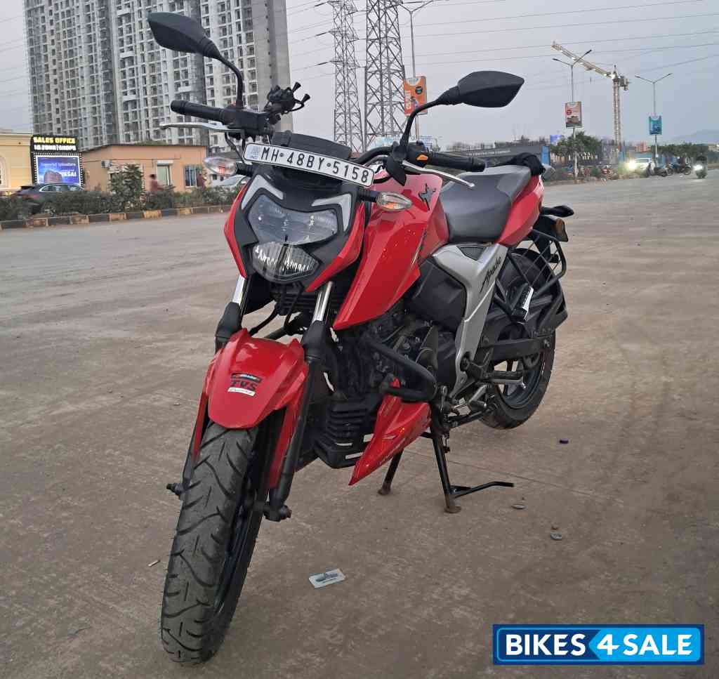 Red TVS Apache RTR 160 4V BS6