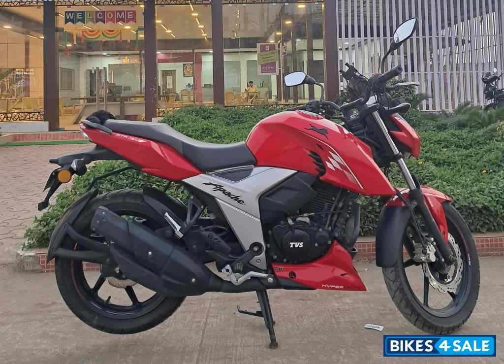 Red TVS Apache RTR 160 4V BS6