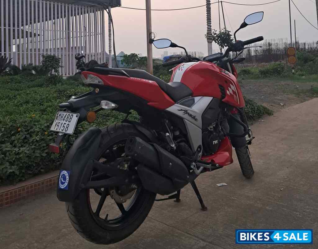 Red TVS Apache RTR 160 4V BS6