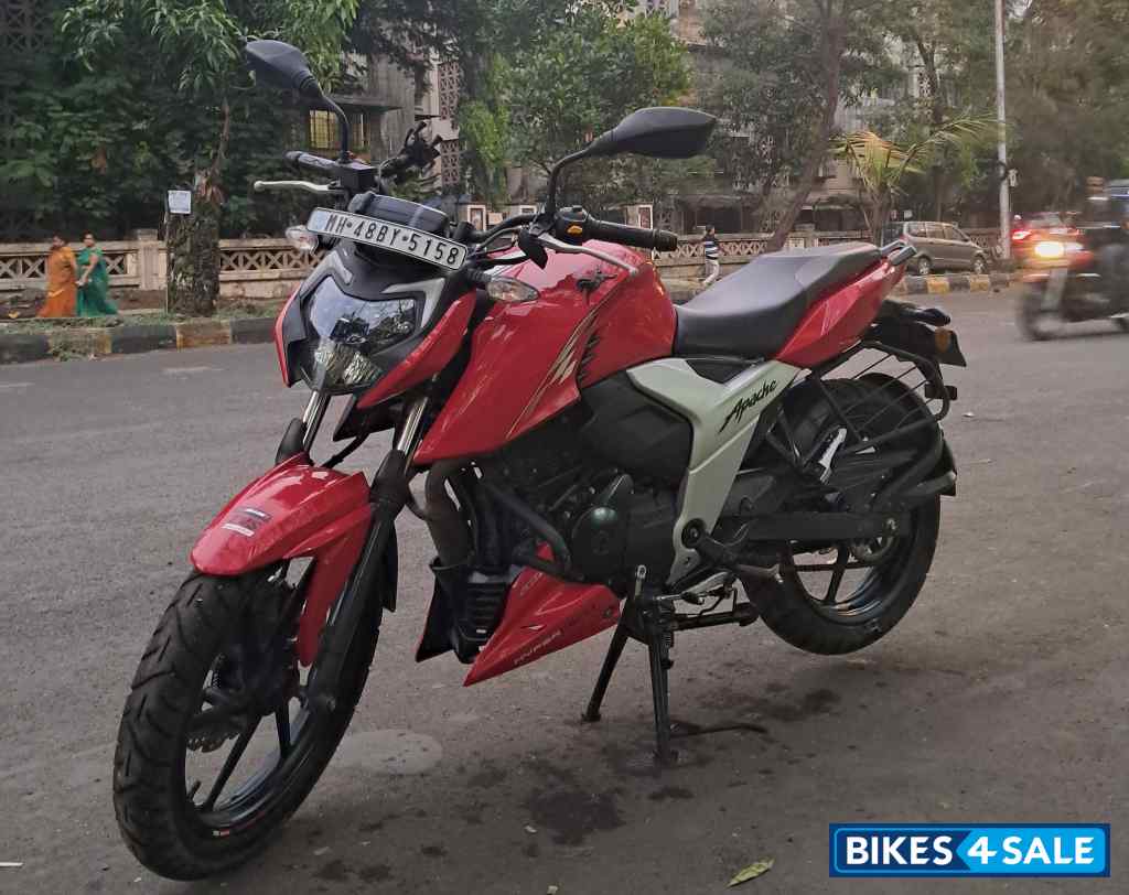 Red TVS Apache RTR 160 4V BS6