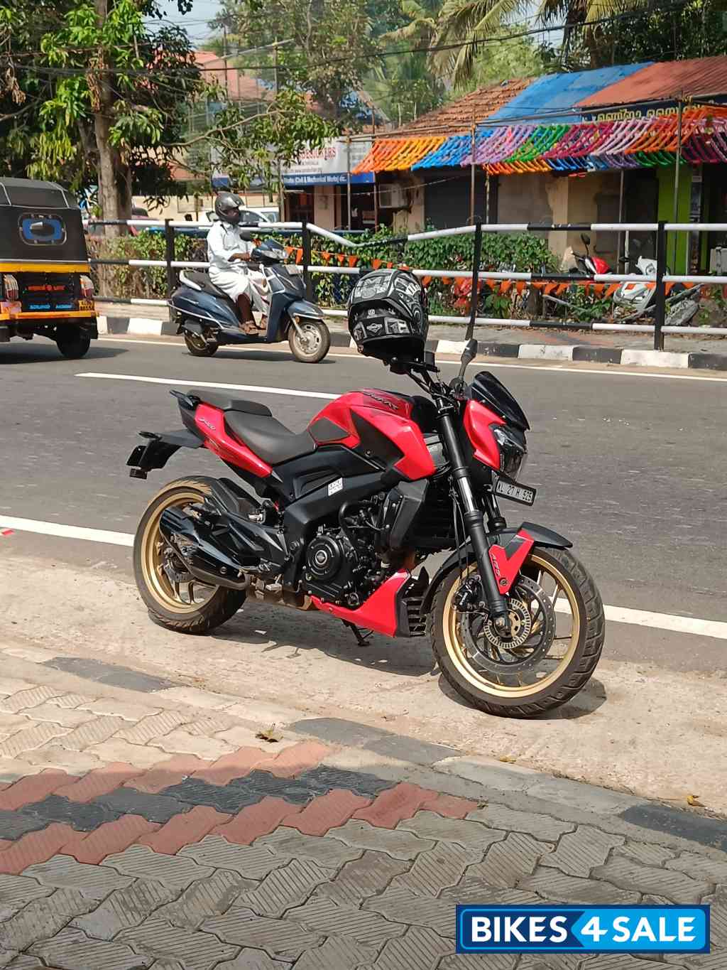 Bajaj Dominar 400 ABS BS6