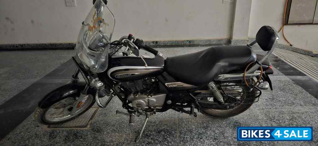 Black Bajaj Avenger Cruise 220 BS6 Black Bajaj Avenger Cruise 220 BS6