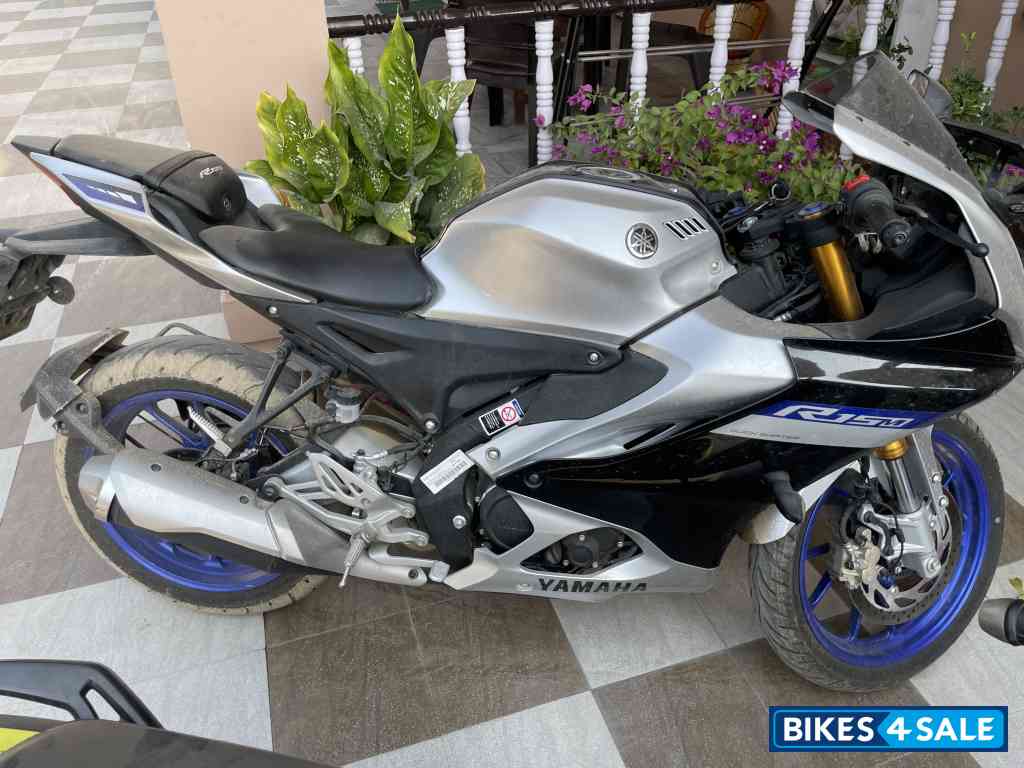 Yamaha R15M