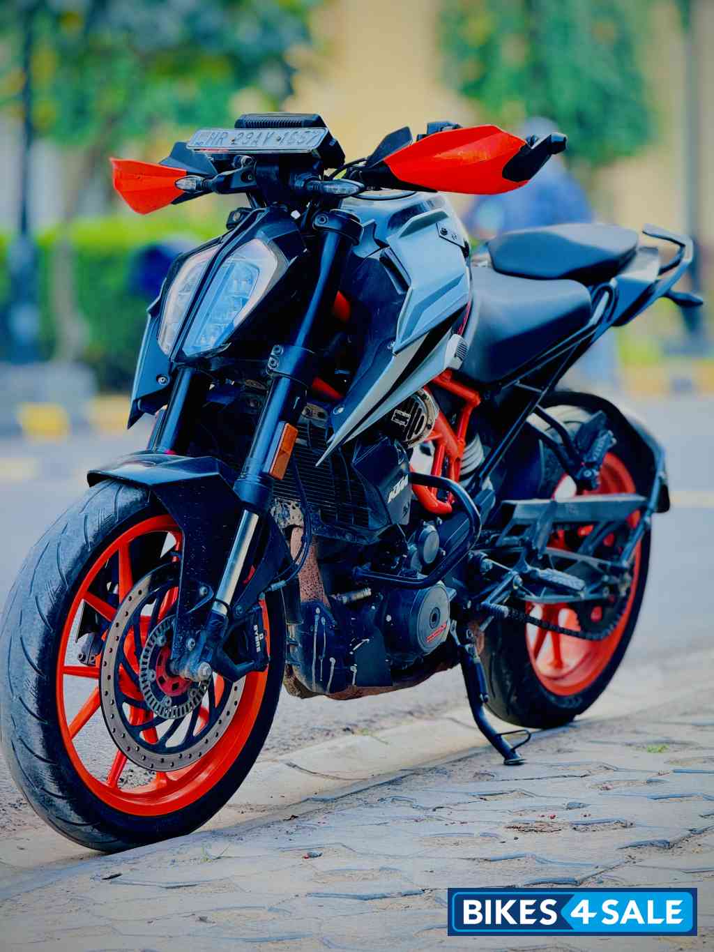 Silver Matt KTM Duke 390 BS6