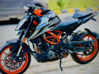 Silver Matt KTM Duke 390 BS6