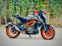 Silver Matt KTM Duke 390 BS6