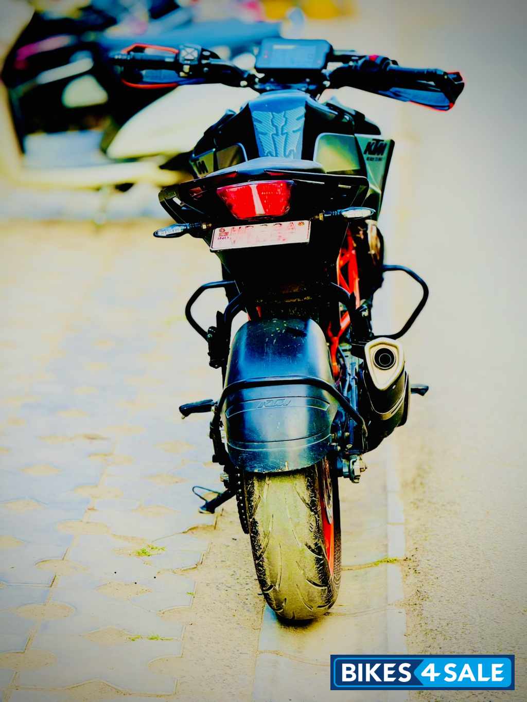 Silver Matt KTM Duke 390 BS6