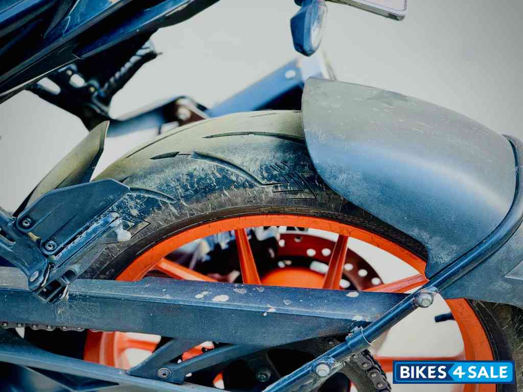 Silver Matt KTM Duke 390 BS6