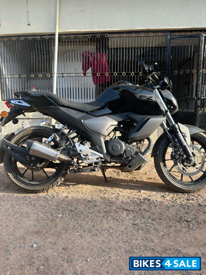 Black Yamaha FZ-S FI V3 2022