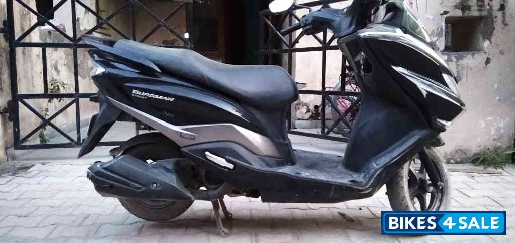 Suzuki Burgman Street