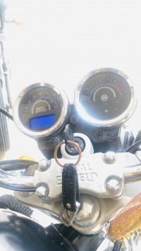 Black Royal Enfield Thunderbird 350