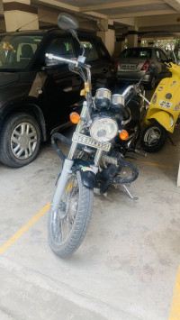 Black Royal Enfield Thunderbird 350