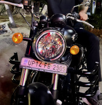 Black Royal Enfield Meteor 350