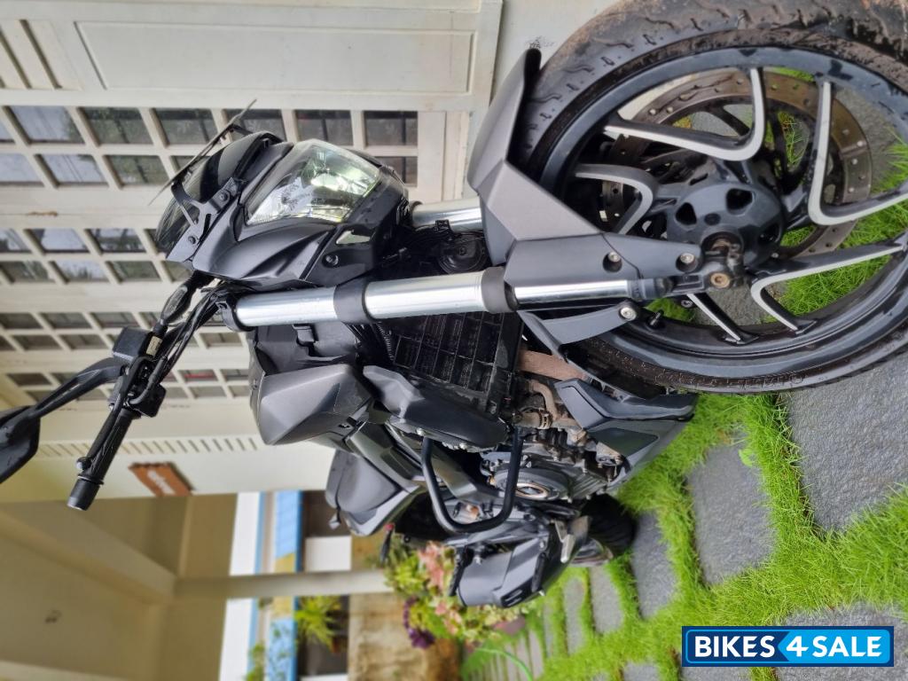 Black Bajaj 2021 Dominar 400