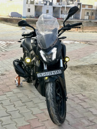 Met Black Bajaj Dominar 400 Disc