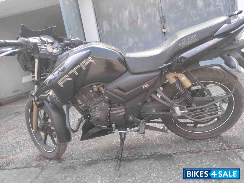 Black TVS Apache RTR 180