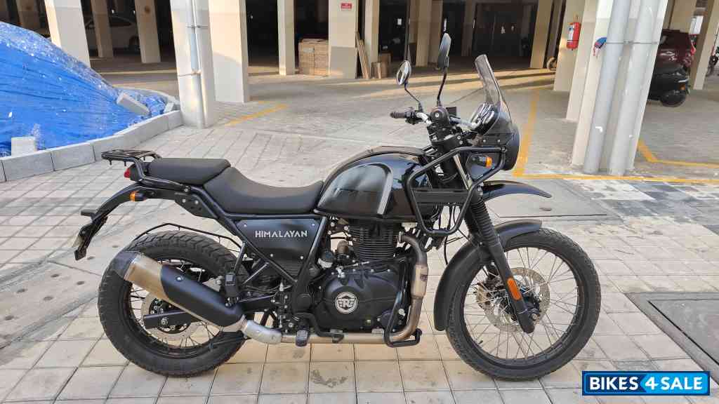 Granite Black Royal Enfield Himalayan 2021