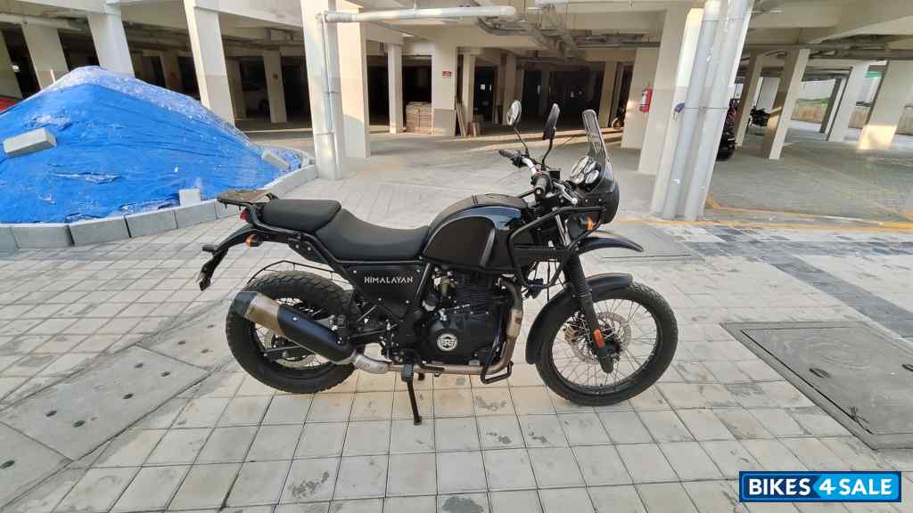 Granite Black Royal Enfield Himalayan 2021