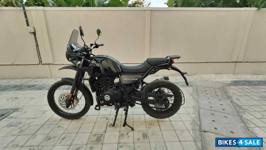 Granite Black Royal Enfield Himalayan 2021