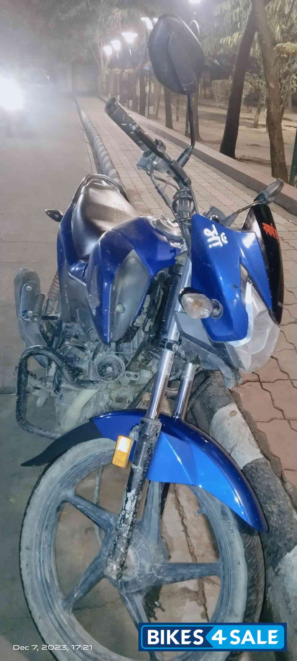 Athletic Blue Honda Livo 110