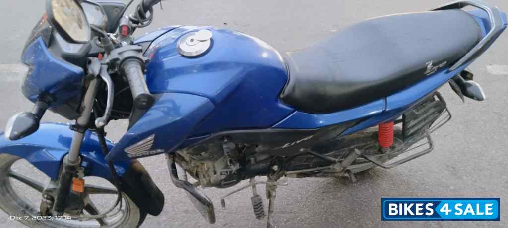 Athletic Blue Honda Livo 110