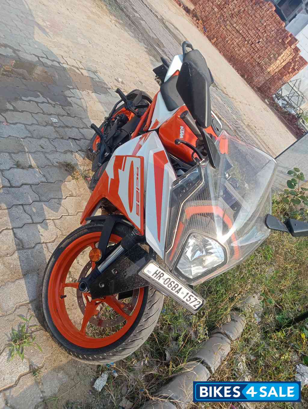 White/orange KTM RC 125 2022
