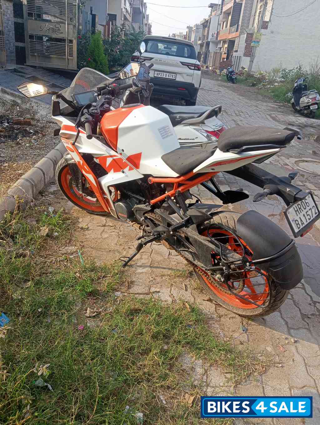 White/orange KTM RC 125 2022