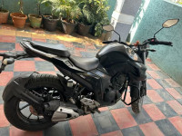 Black Yamaha FZ25
