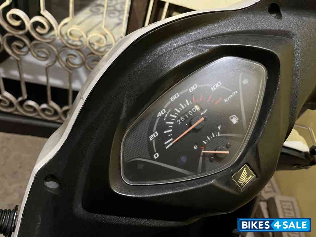 White Honda Activa 3G