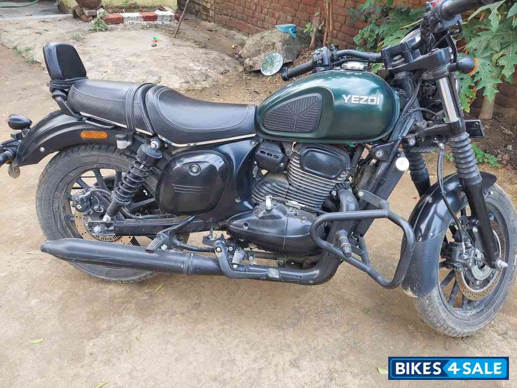 Yezdi Roadster Green hunter Yezdi Roadster Green hunter