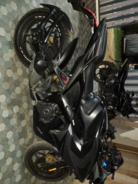 Bajaj Pulsar RS 200 ABS