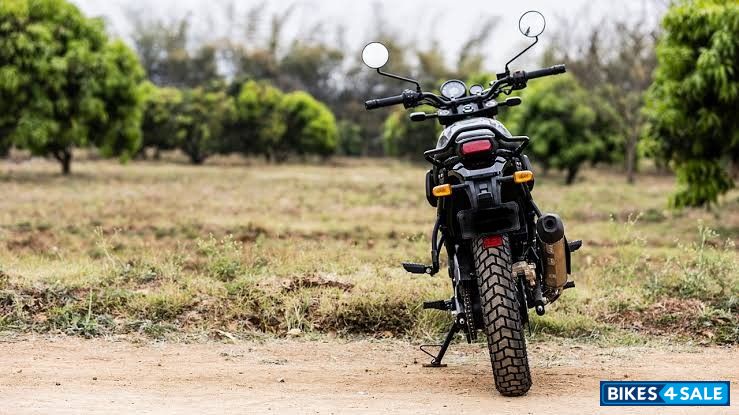 Graphite Red Royal Enfield Scram 411