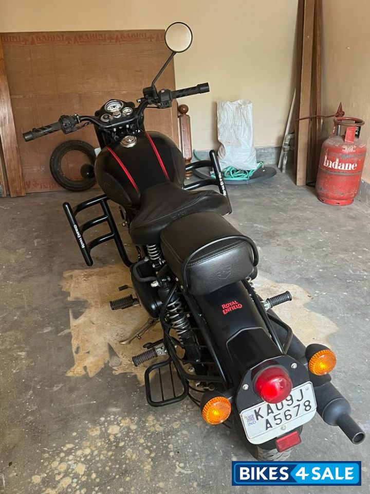 Royal Enfield Classic Stealth Black Royal Enfield Classic Stealth Black