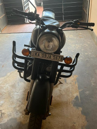 Royal Enfield Classic Stealth Black