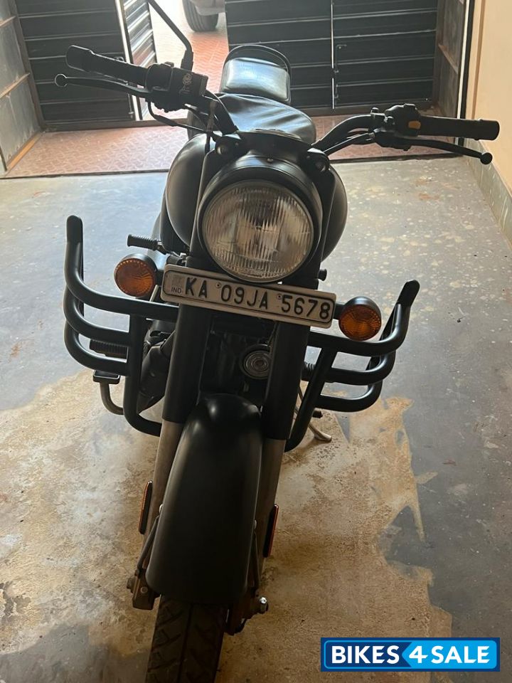 Royal Enfield Classic Stealth Black Royal Enfield Classic Stealth Black