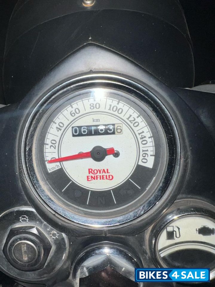 Royal Enfield Classic Stealth Black Royal Enfield Classic Stealth Black