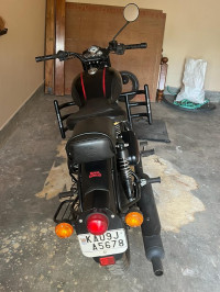 Royal Enfield Classic Stealth Black