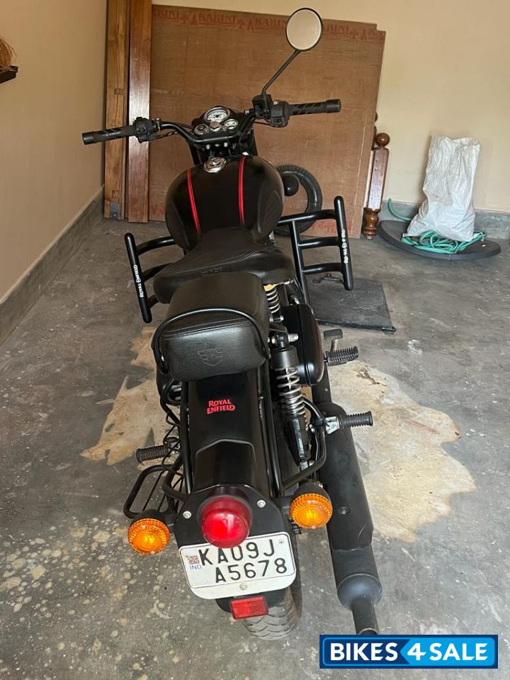 Royal Enfield Classic Stealth Black Royal Enfield Classic Stealth Black