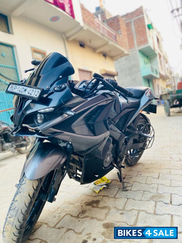 Bajaj Pulsar RS 200